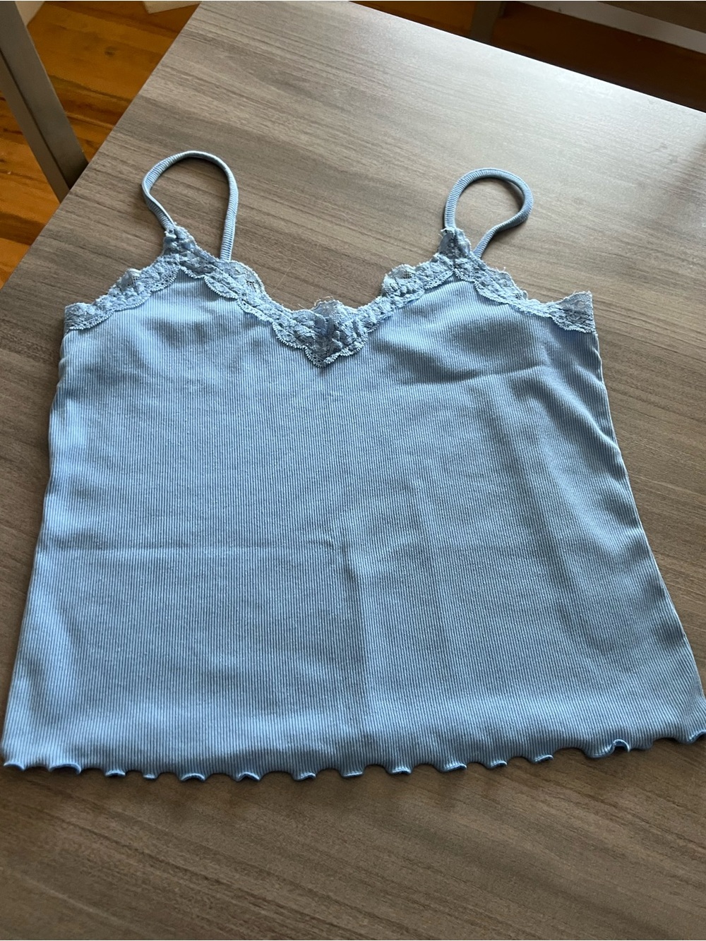 Old Navy Lace Trim V Neck Ribbed Cami in Blue